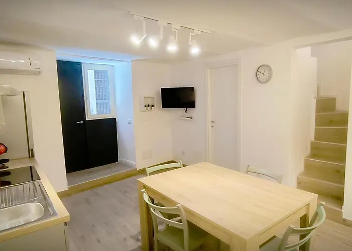 La Casa Di Vincenzo * Неаполь